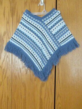 STAR CITY WOMENS JUNIOR'S SIZE S / M PONCHO BLUES STRIPE FAIR ISLE FRINGE VINTAG